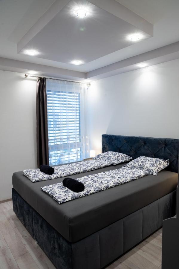 Dream Apartman 3 With Free Parking Gyor Bagian luar foto