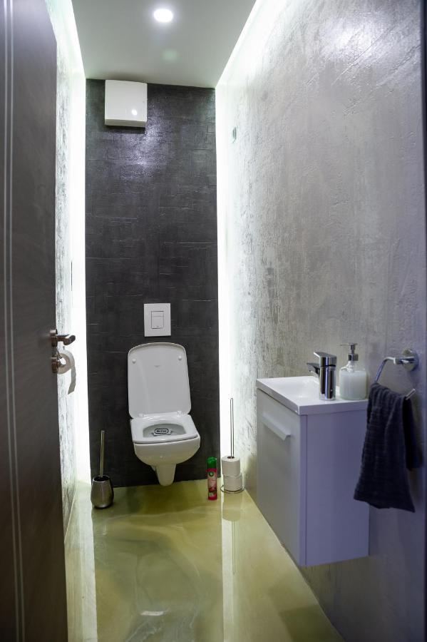Dream Apartman 3 With Free Parking Gyor Bagian luar foto